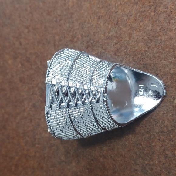 Barbie Signature 2021 Holiday Silver Bustier Corset Accessory - Picture 5 of 6